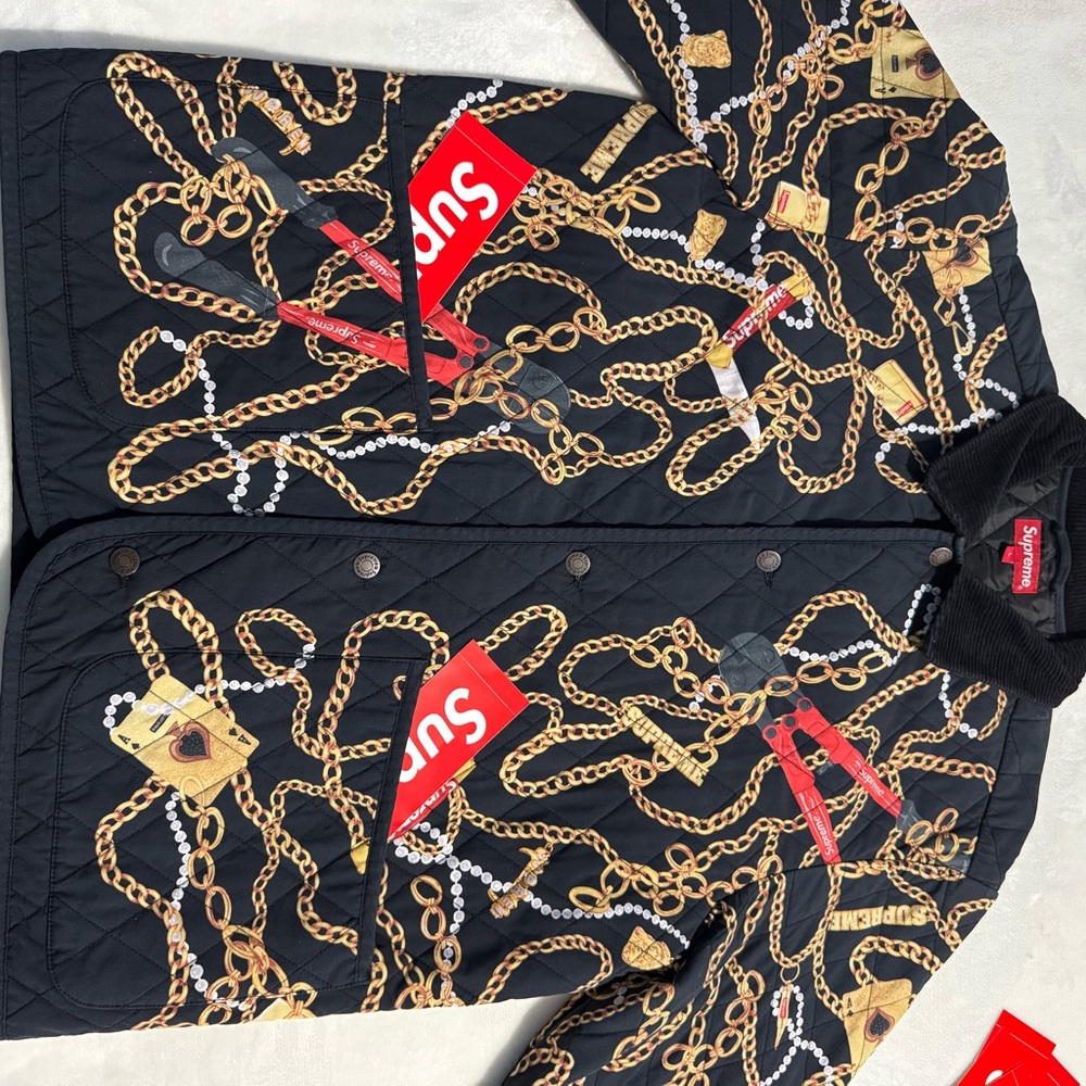 Supreme - Picture 7 of 10